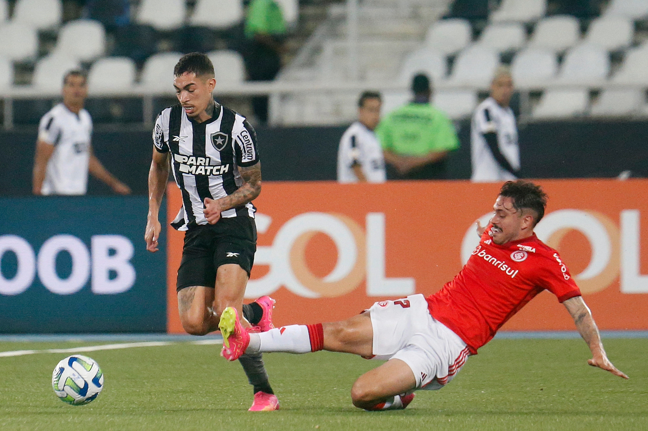 Botafogo x Internacional onde assistir escalações desfalques