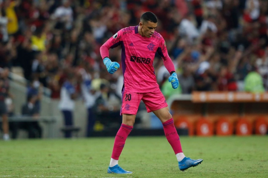 Santos, goleiro do Flamengo, interessa ao Botafogo