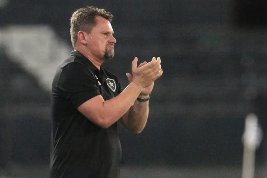 Fábio Matias começa bem no Botafogo