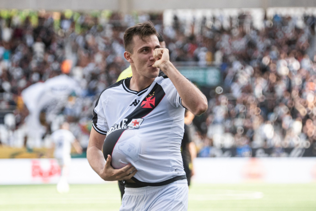Botafogo e Vasco fazem clássico agitado