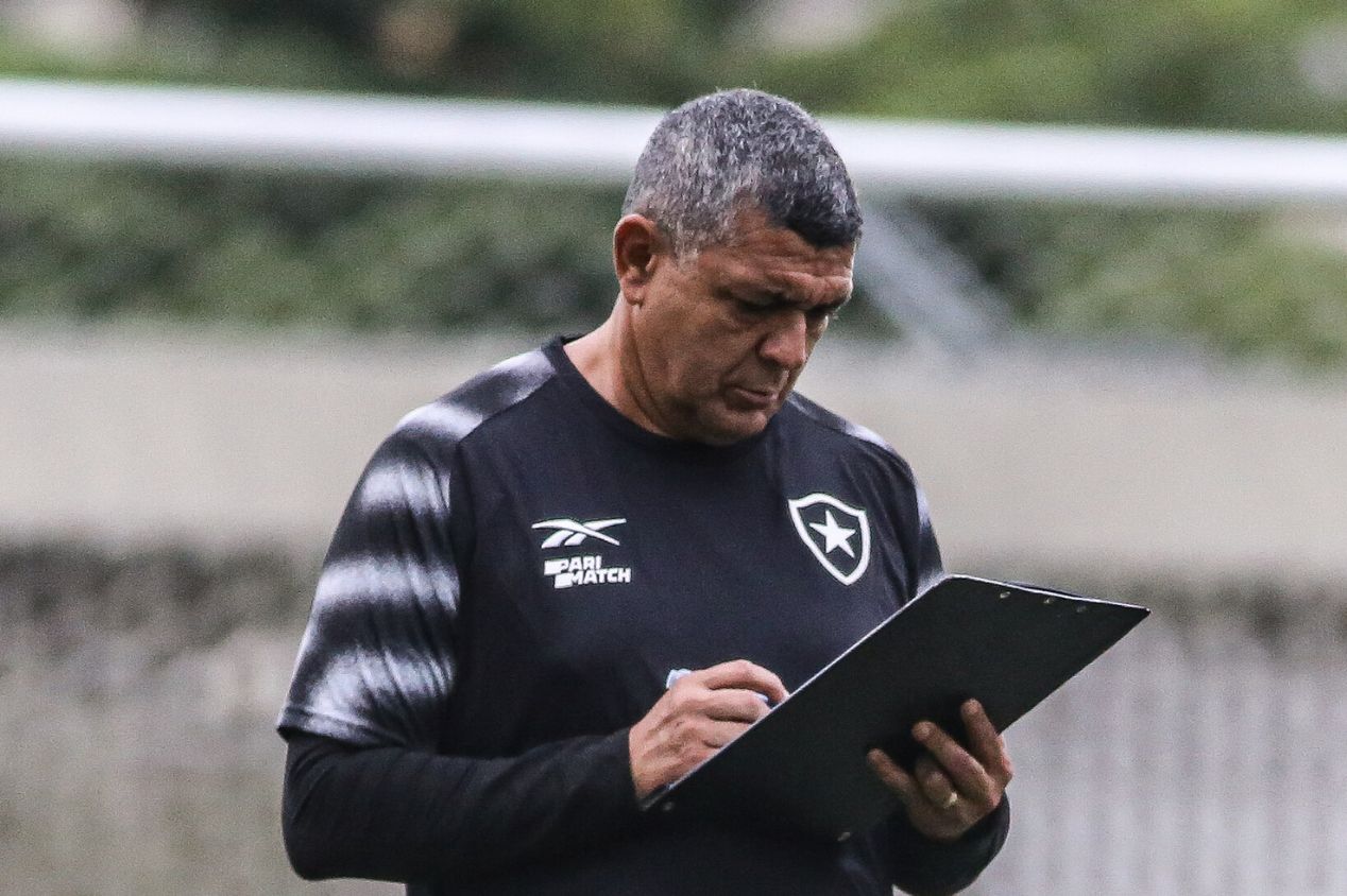 Atualmente no Botafogo, Jorge Barcellos comandou o Famalicão, de Portugal, de 2022 a 2023