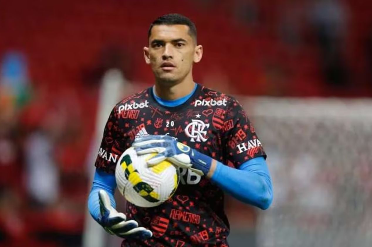 Santos, goleiro do Flamengo, interessa ao Grêmio para 2024