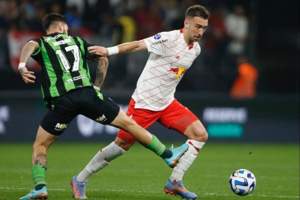 Léo Ortiz, do Red Bull Bragantino, é alvo do Flamengo