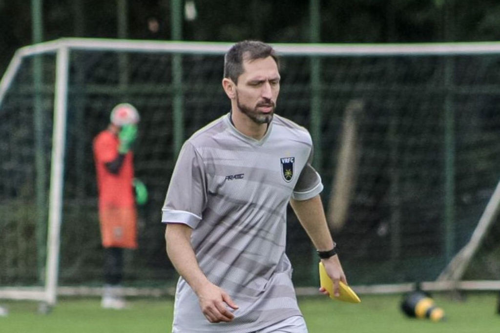 Diogo Siston, novo auxiliar técnico do Volta Redonda, soma passagens por Vasco, Corinthians e Bahia