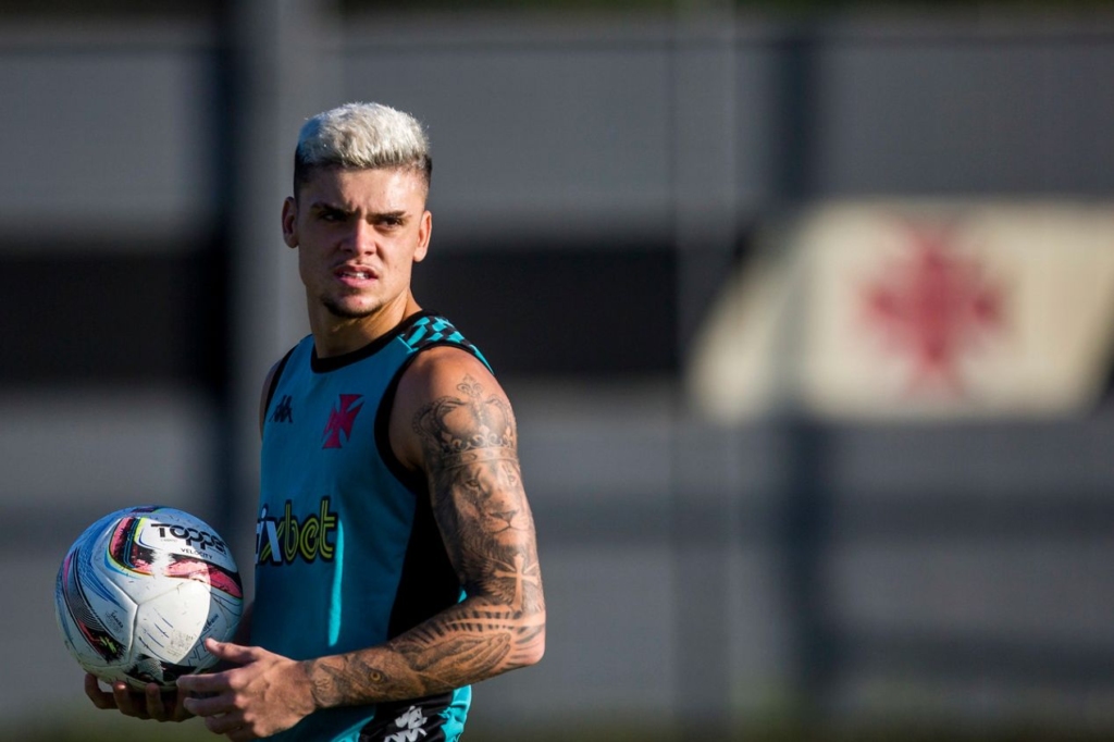 Gabriel Pec, meia-atacante do Vasco, interessa ao Palmeiras