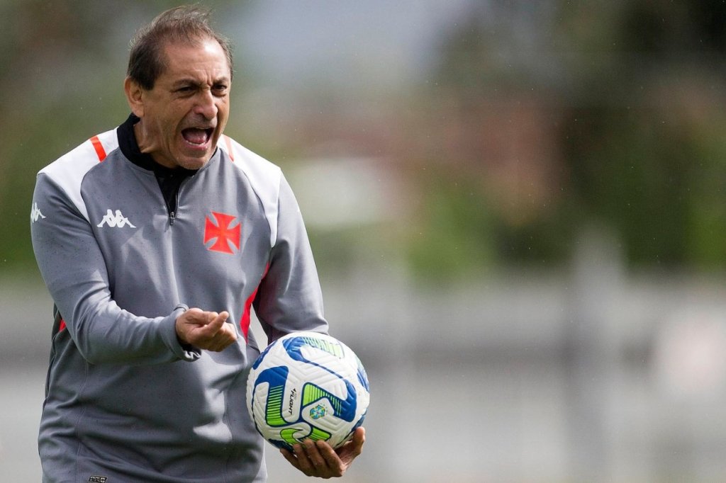 Ramón Díaz tem contrato com o Vasco até dezembro de 2025