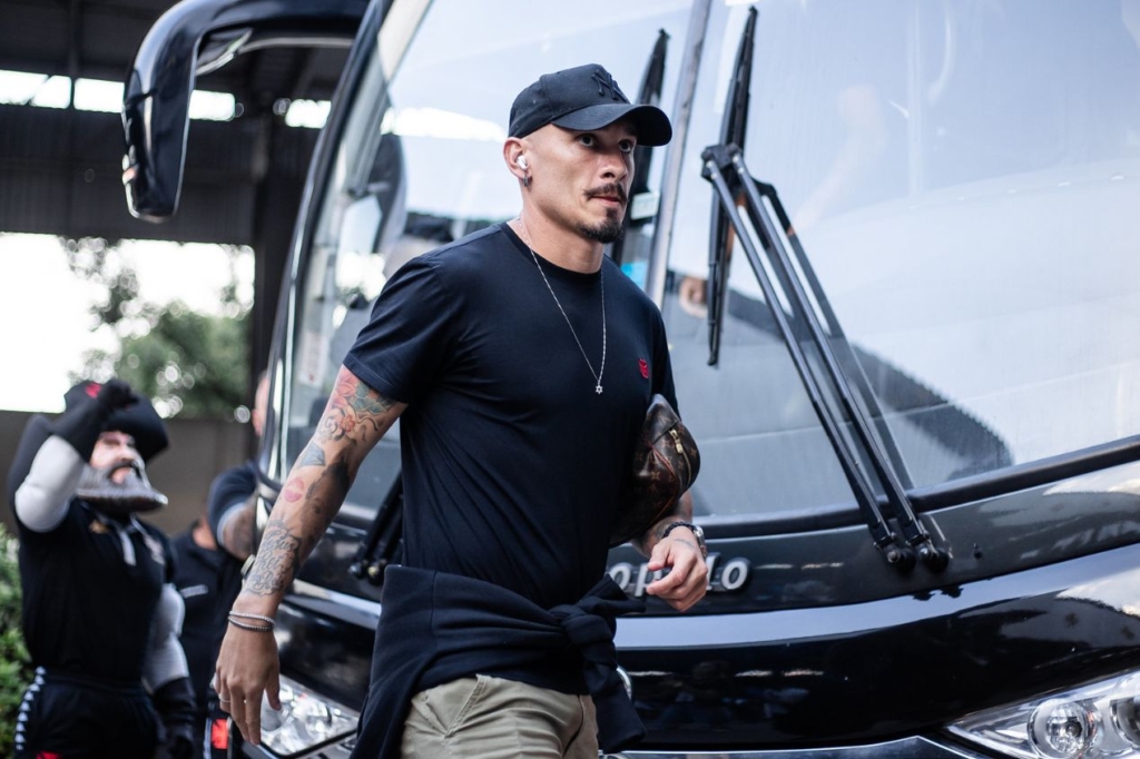 Maicon pode renovar contrato com o Vasco