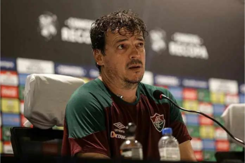 Fernando Diniz pede desculpas