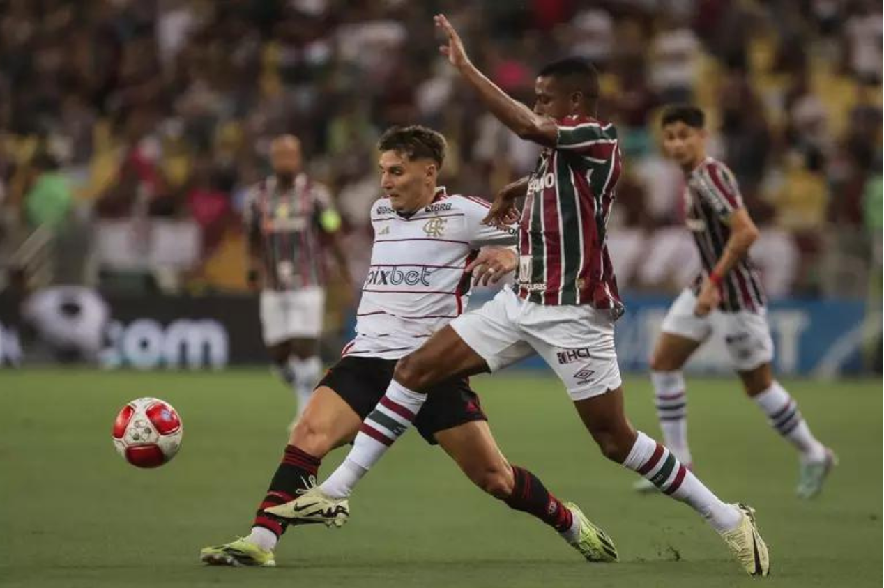 Flamengo vence a primeira na semifinal