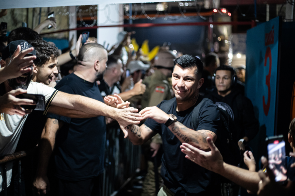 Medel pretende seguir no Vasco