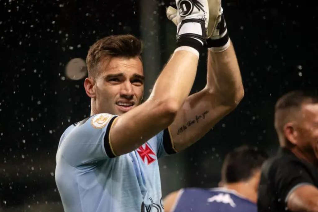 Léo Jardim tem contrato com o Vasco até 2025