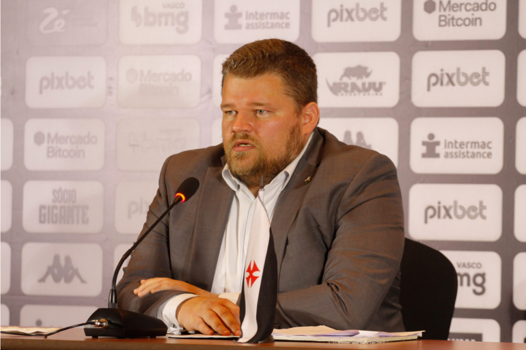 Lúcio Barbosa diz que Vasco buscará reforços