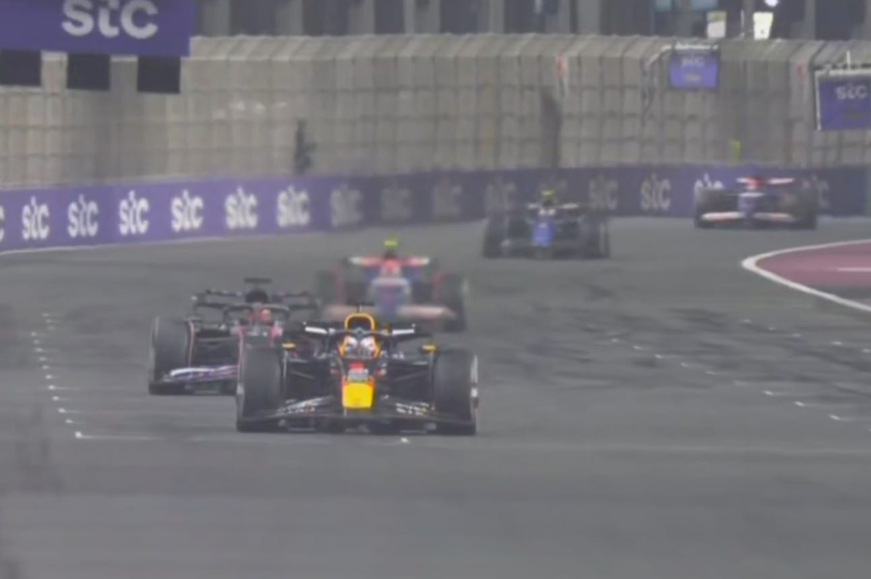 Max Verstappen vence na Arábia Saudita