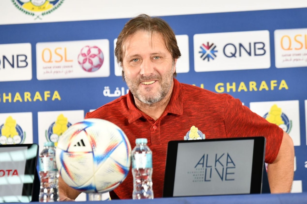 Pedro Martins, técnico do Al-Gharafa, do Catar, é o favorito para comandar o Botafogo