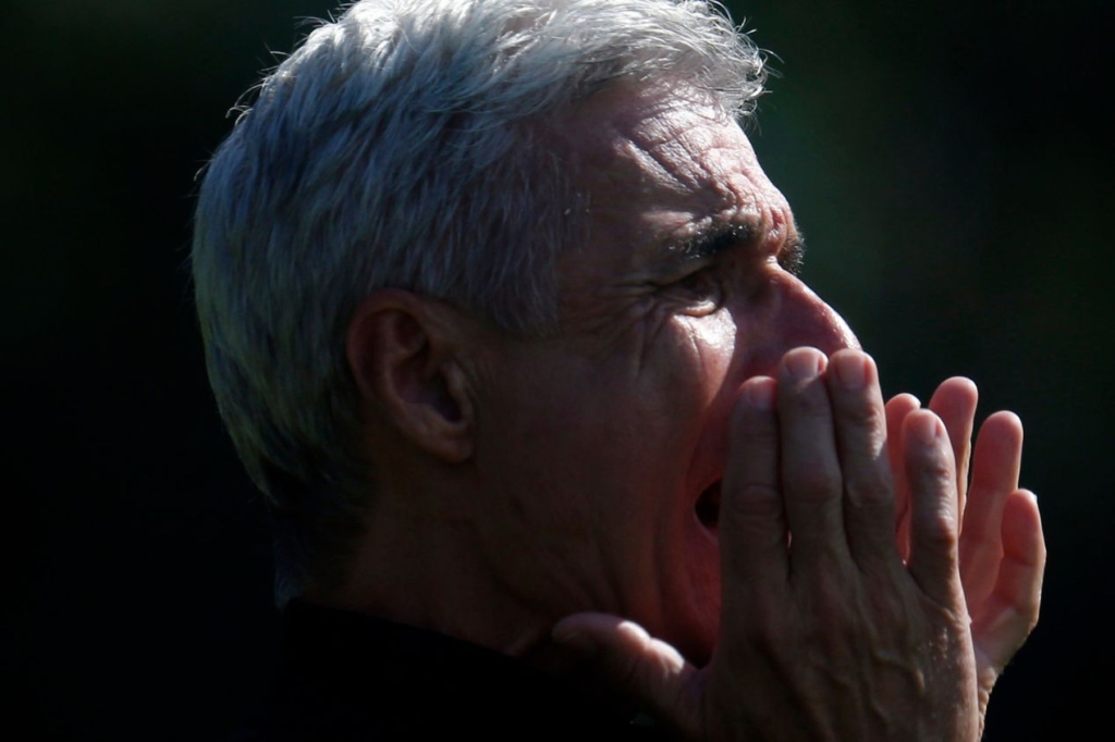 Luís Castro pode ser demitido do Al-Nassr. Técnico está no radar do Botafogo