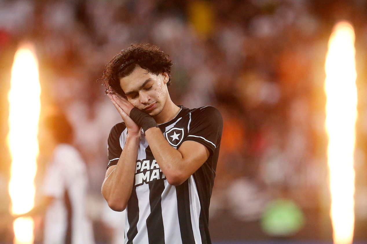 Matheus Nascimento, do Botafogo, sofreu lesão grave