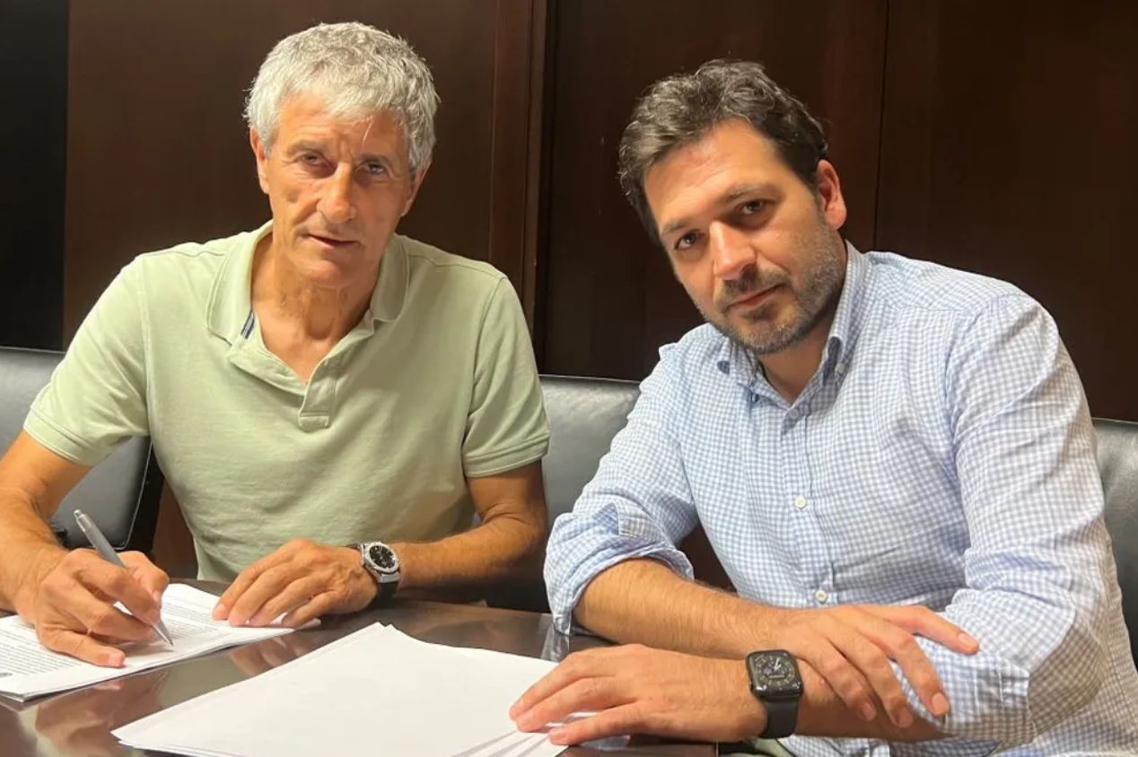 Quique Setién, ex-técnico de Barcelona e Villarreal, negocia com o Botafogo
