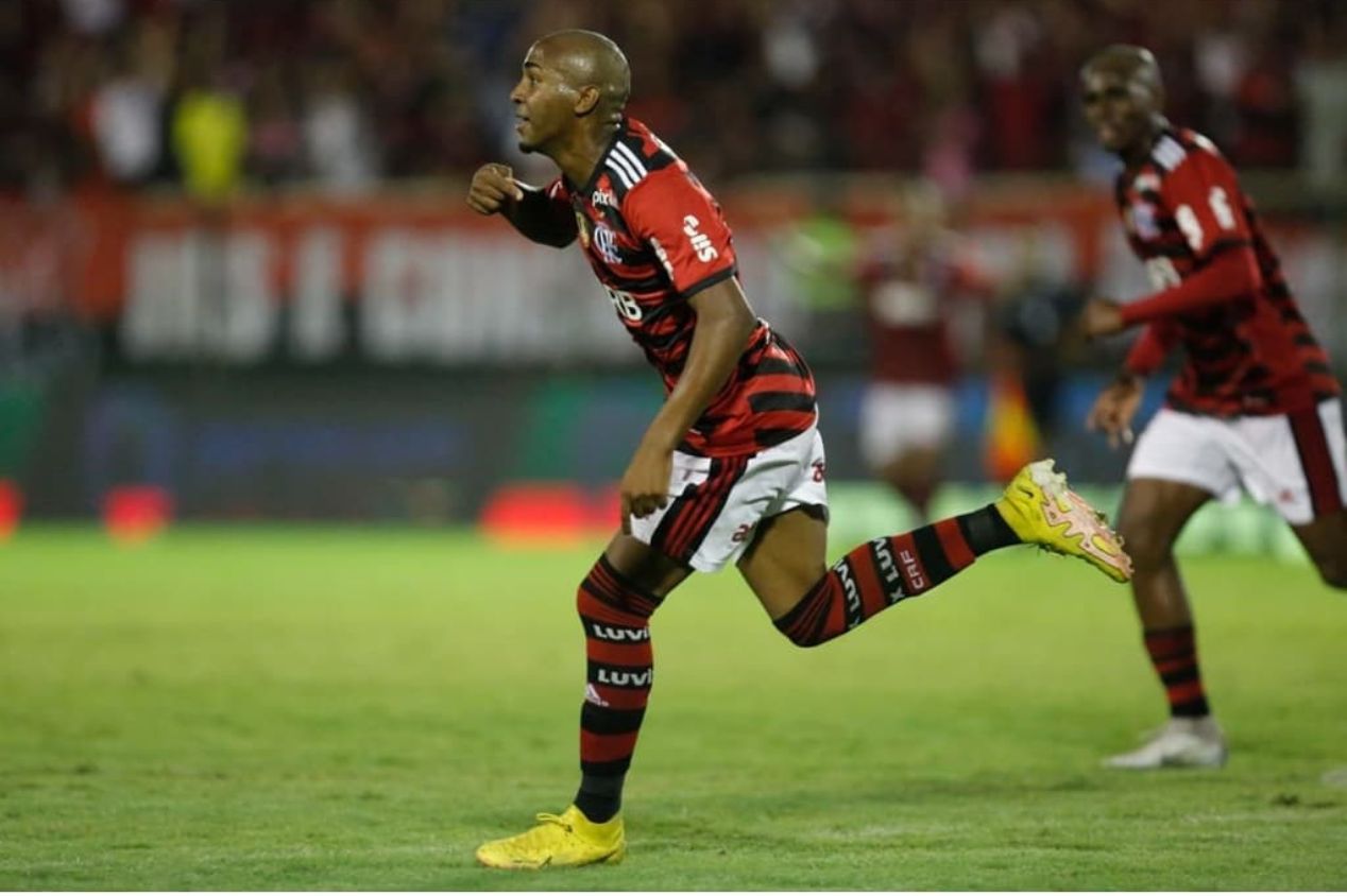 Lorran tem contrato até dezembro de 2024 com o Flamengo