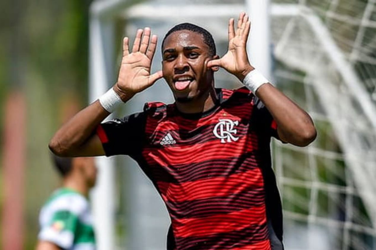 Lorran tem contrato com o Flamengo até dezembro de 2024