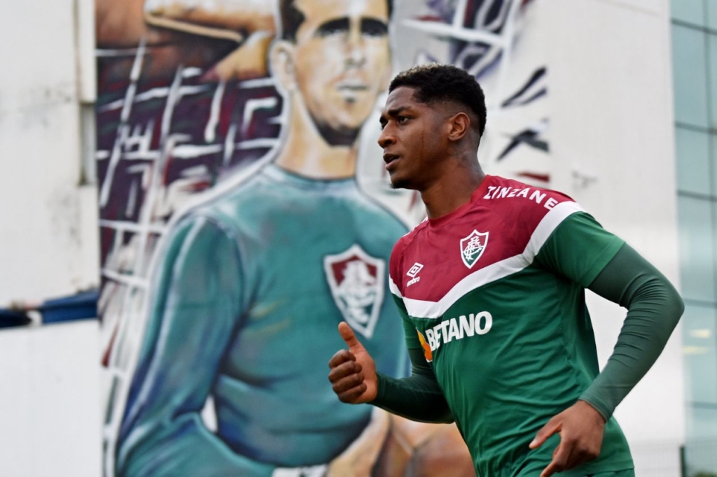 Yony González trocou o Fluminense pelo Atlético-GO