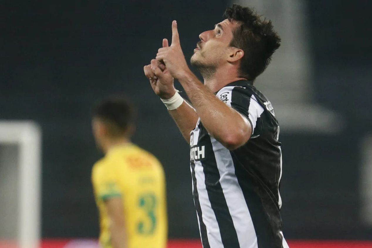 Gabriel Pires trocou o Botafogo pelo Fluminense
