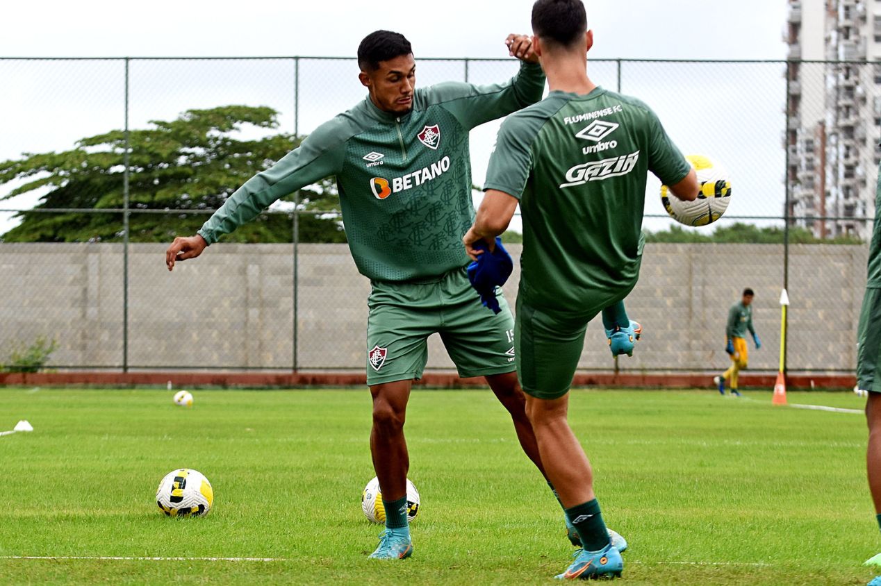 Fora dos planos do Fluminense, Cristiano Silva acertou com o Goiás