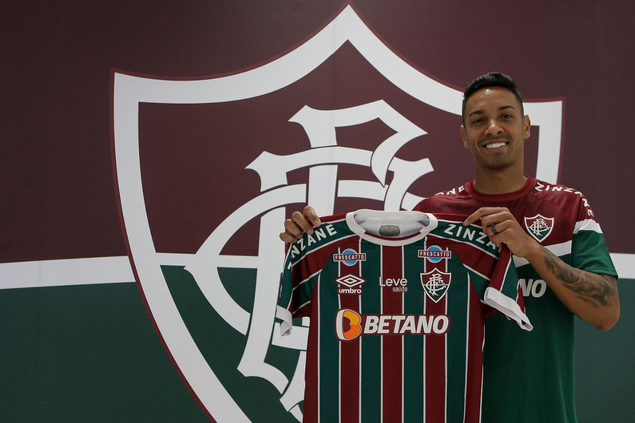 Antônio Carlos acertou contrato com o Fluminense até dezembro de 2026