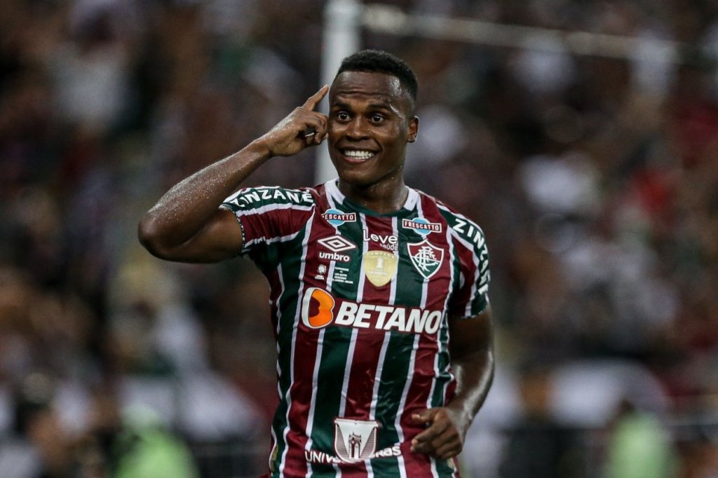 Jhon Arias está próximo de deixar o Fluminense