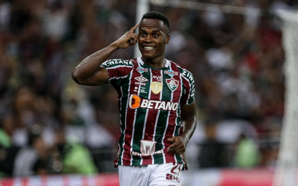 Fluminense é campeão com show de Arias