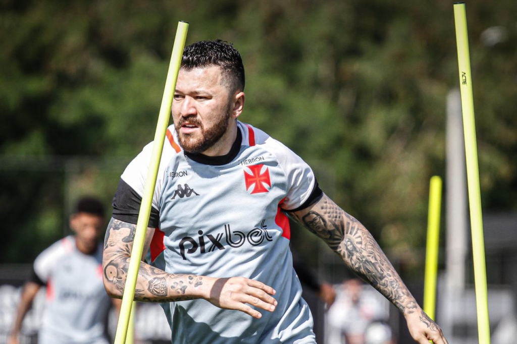 Rossi pode trocar o Vasco pelo Goiás em 2024