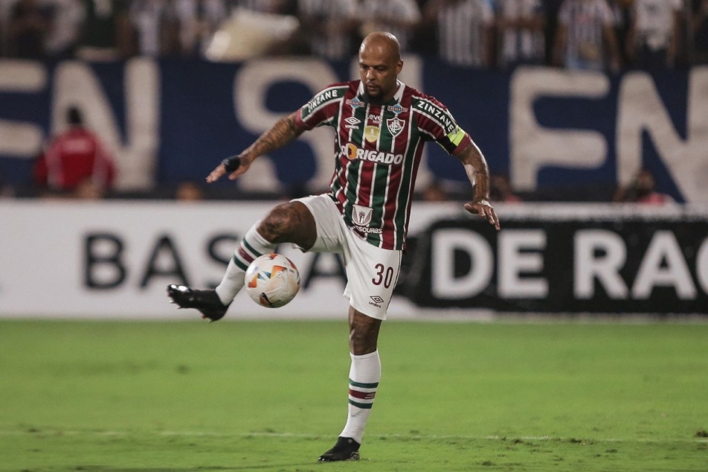 Felipe Melo anuncia a aposentadoria