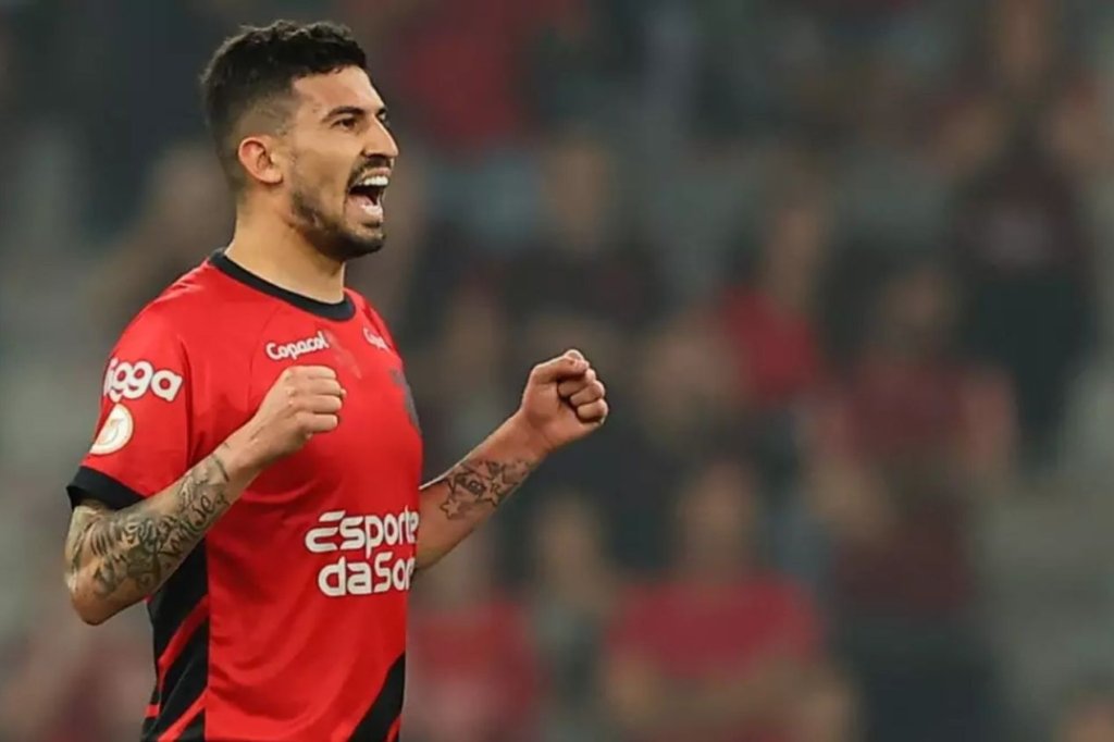 Pedro Henrique, alvo do Botafogo, trocou o Athletico Paranaense pelo Red Bull Bragantino