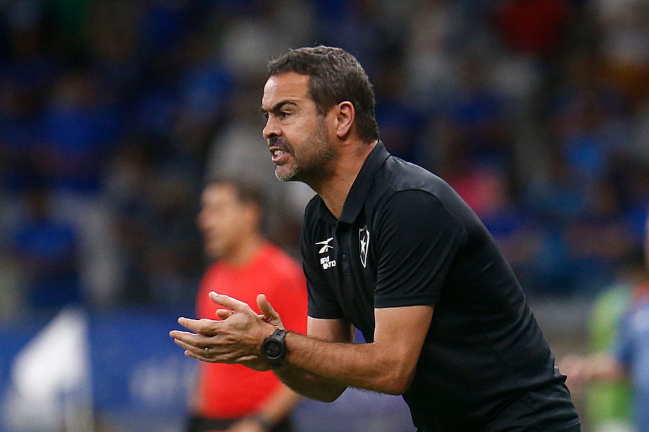 Botafogo conta com Artur Jorge para virar a chave