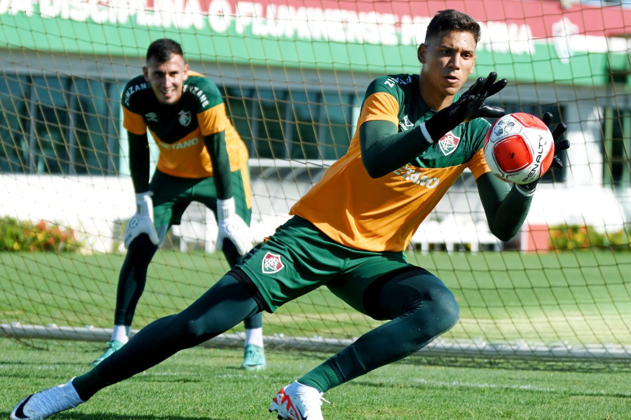 Gustavo Ramalho renovou com o Fluminense até dezembro de 2026