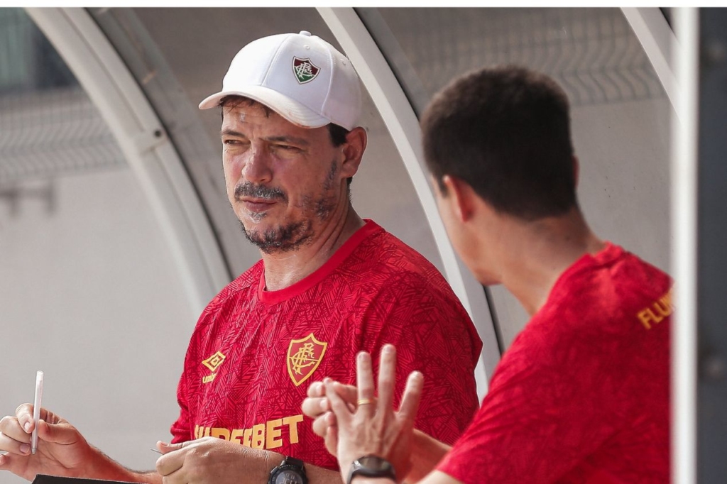 Fernando Diniz tem trabalho questionado pela falta de regularidade do Fluminense em 2024