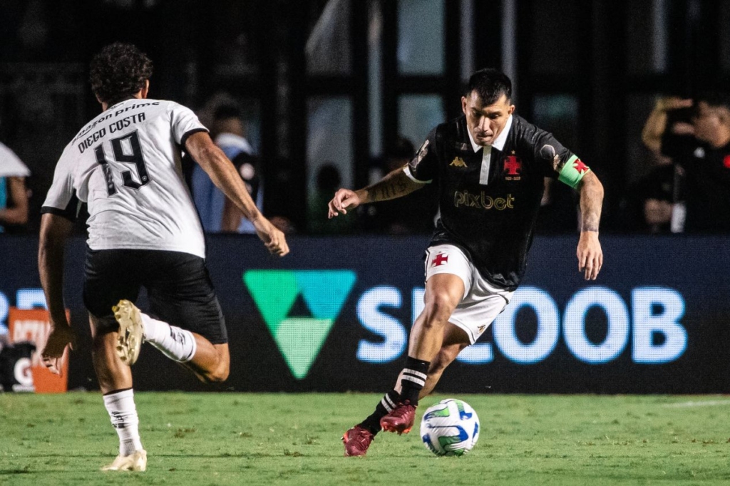 Gary Medel irá desfalcar o Vasco contra o Red Bull Bragantino