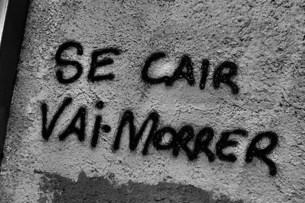Muros de São Januário são pichados em protesto contra a SAF do Vasco