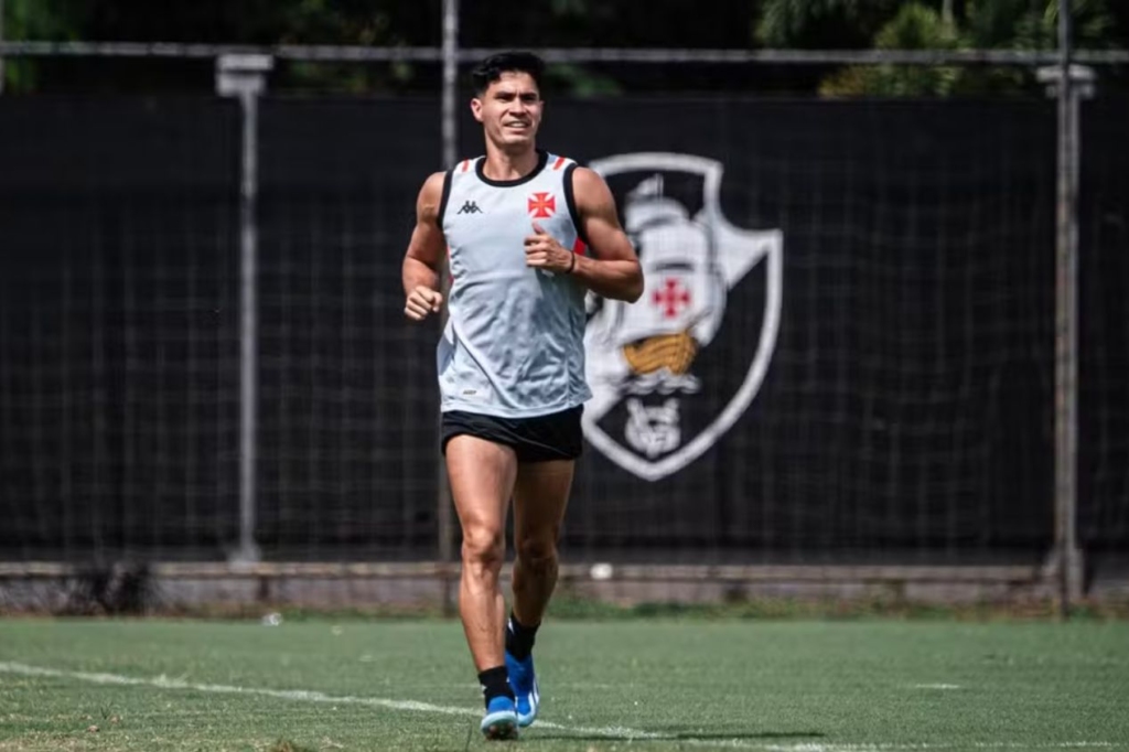 Pablo Galdames irá reforçar o Vasco contra o Grêmio pelo Campeonato Brasileiro