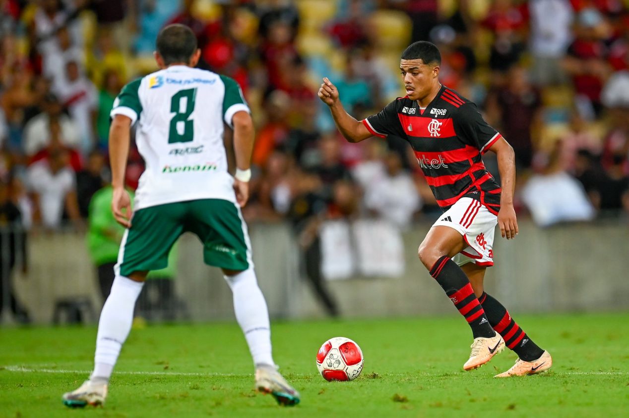 Igor Jesus tem contrato até dezembro de 2025 com o Flamengo