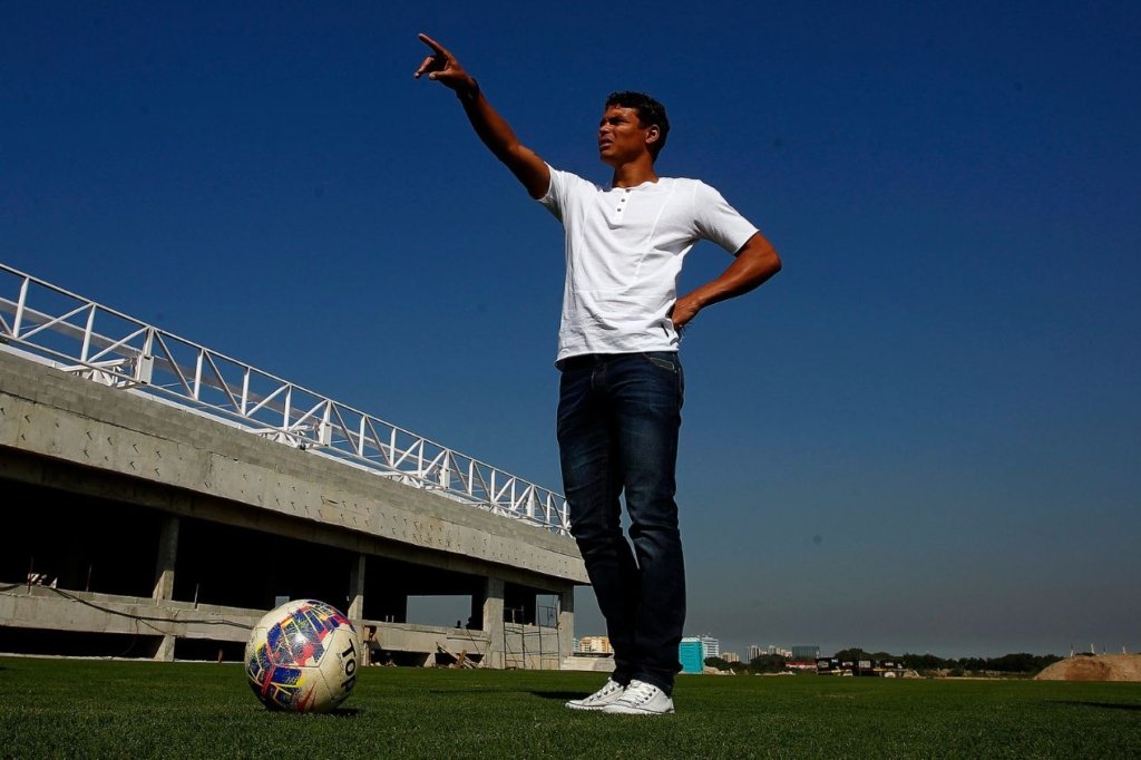 Pretendido pelo Fluminense, Thiago Silva pode ter destino 'surpreendente' para a próxima temporada