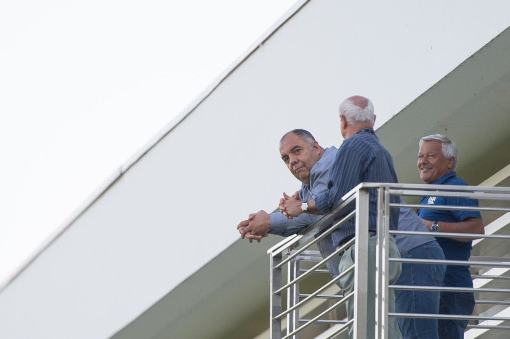 Marcos Braz conduziu as negociações para a contratação do atacante Carlinhos, do Nova Iguaçu