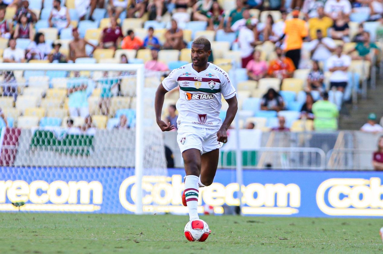 Marlon Santos tem contrato até 30 de junho de 2024 com o Fluminense