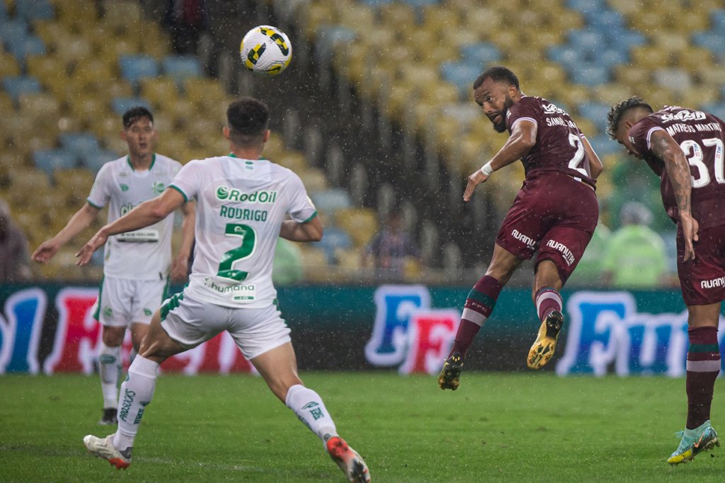 Samuel Xavier em ação peo Fluminense