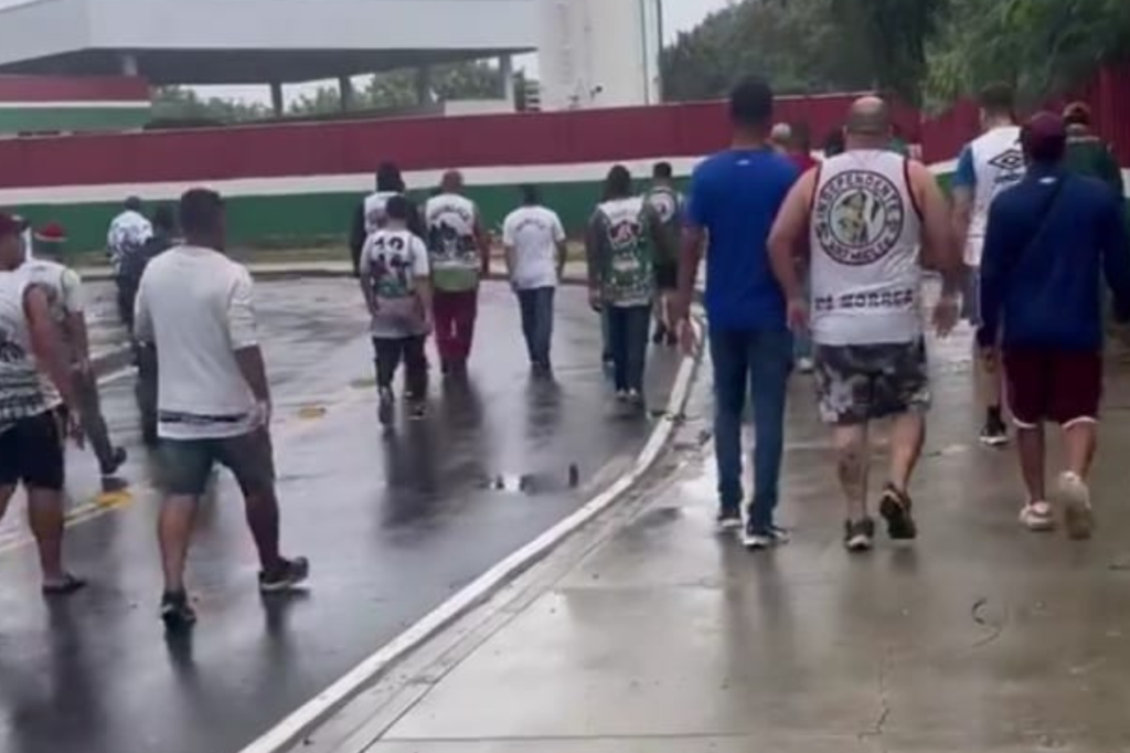 Fluminense tem manifestação de torcedores