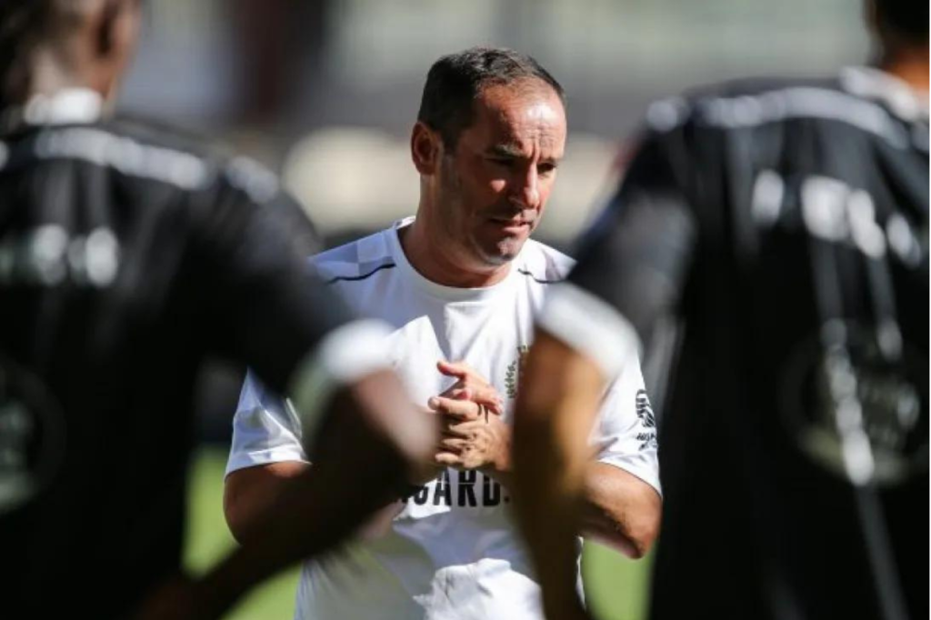 Petit é o novo técnico do Cuiabá