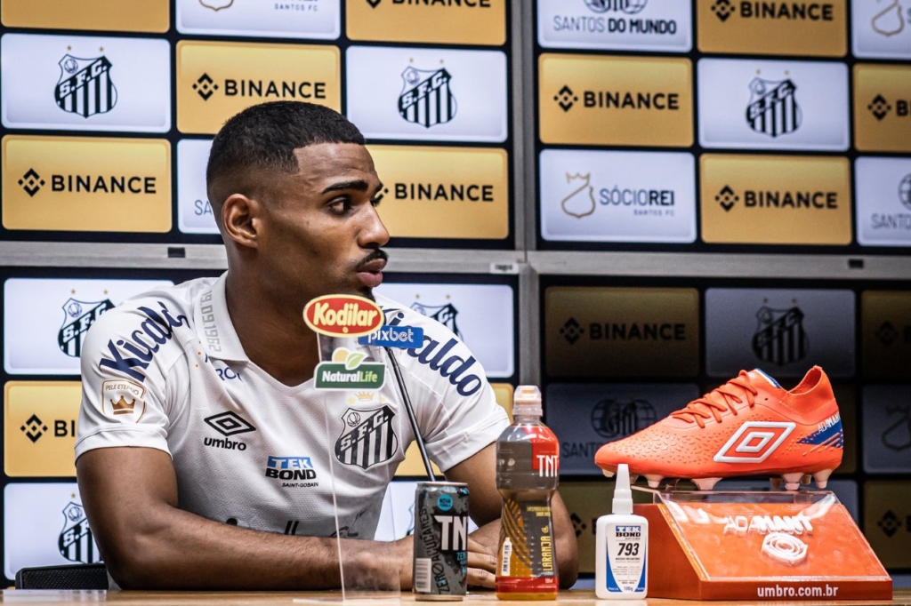 Botafogo retoma conversas com Santos para compra de Joaquim e contrato de três anos