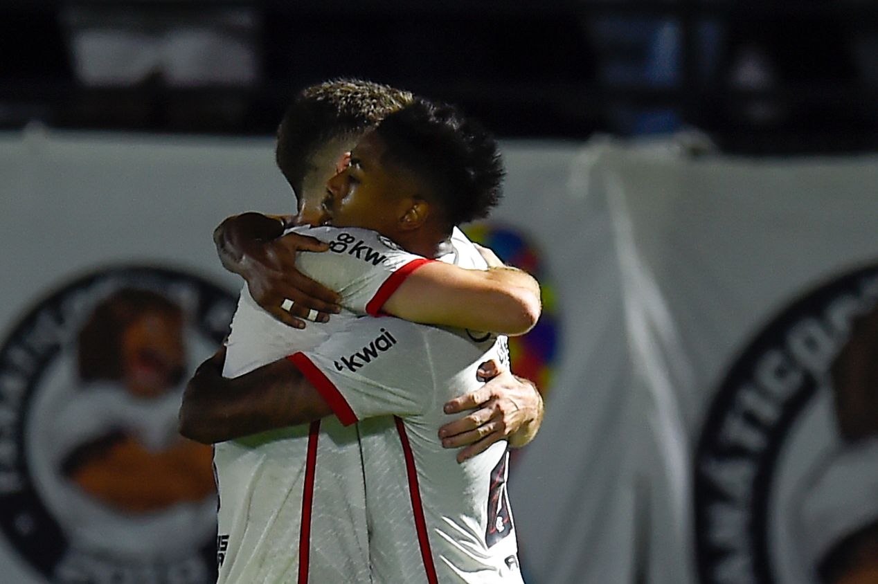 Após longo jejum, Bruno Henrique volta a marcar pelo Flamengo