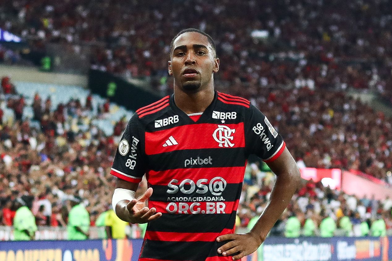 Lorran teve atuação destacada na vitória do Flamengo sobre o Corinthians. Cria do Ninho foi o autor do gol da vitória rubro-negra