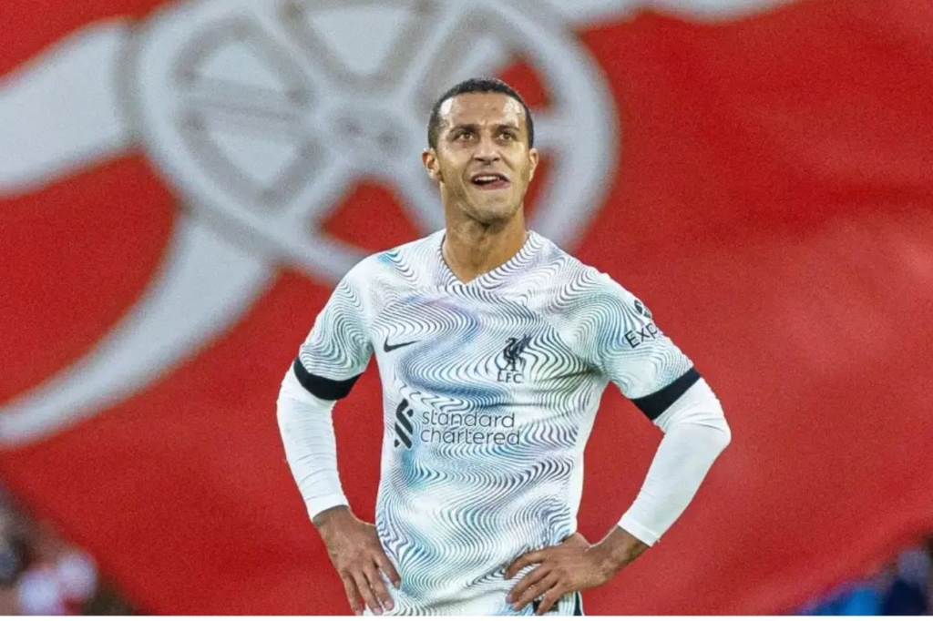 Thiago Alcântara anuncia o fim da carreira