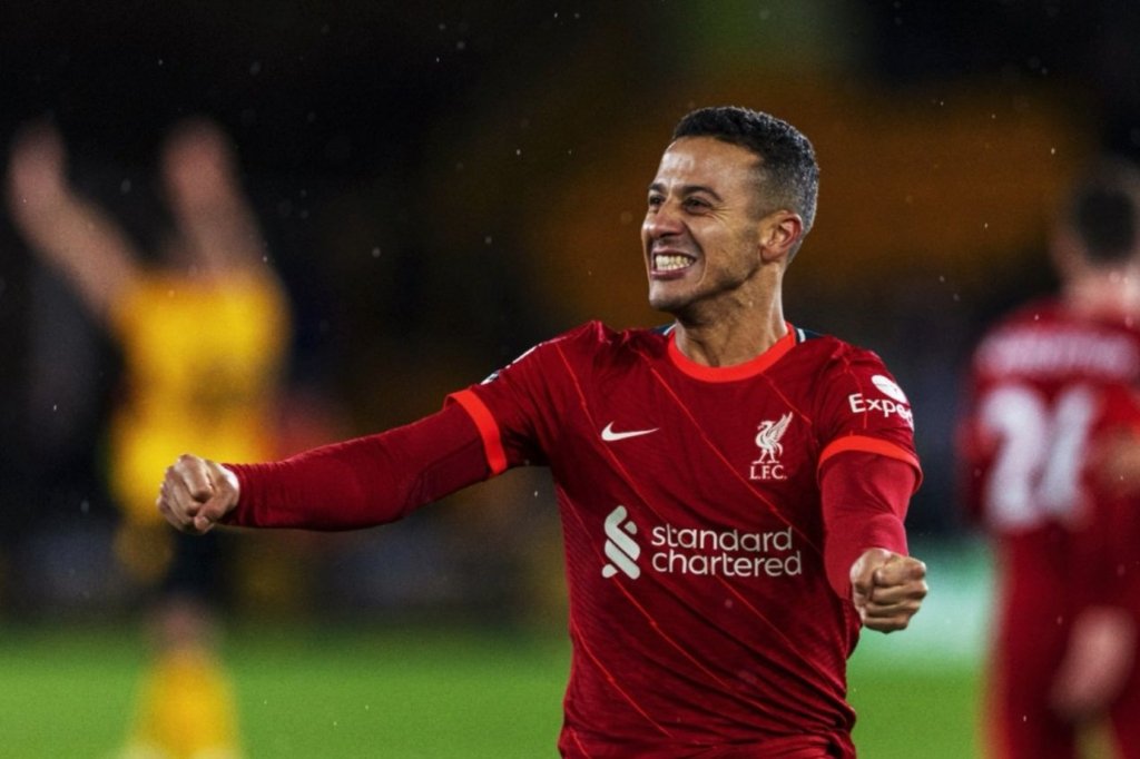 Vasco admite monitorar Thiago Alcântara, mas nega negociação com o jogador